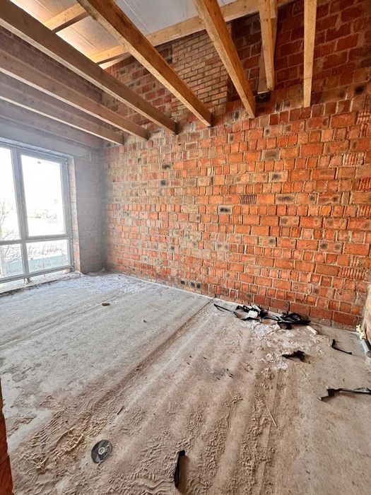 ЗБУДОВАНИЙ ТАУНХАУС за вигідною ціною в дуже хорошій локації!