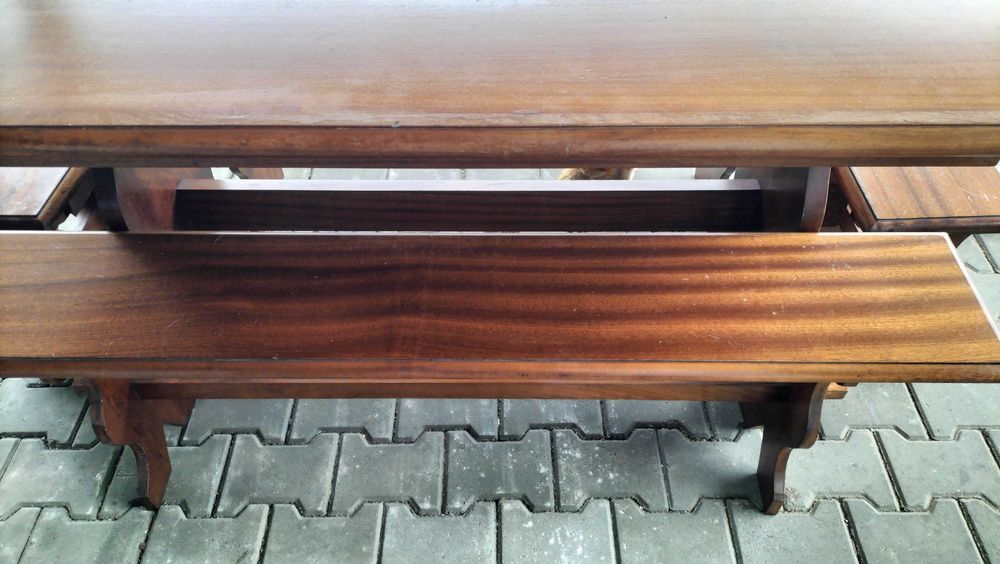 Mesa em carvalho com bancos