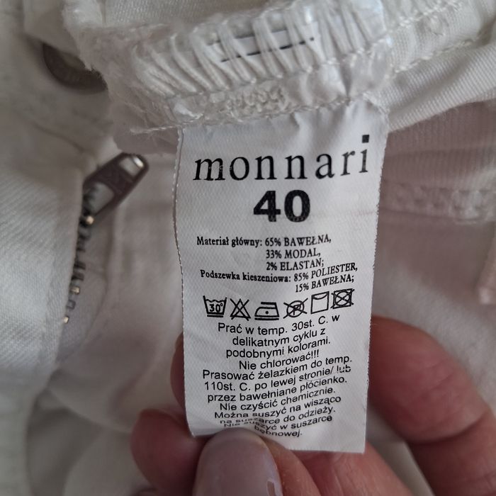 Jeansy białe Monnari