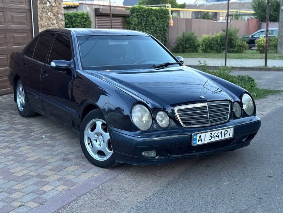 Mercedes W210 E-Class Restyling  2001 год 2л Газ-бензин Автомат