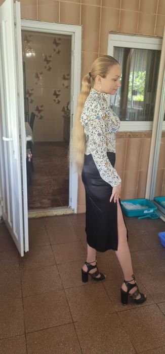 Продам спідницю ZARA атлас на дівчинку