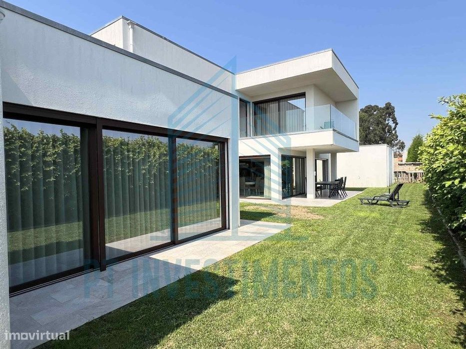 Moradia semi-nova T5+1 em Santa Joana - Aveiro