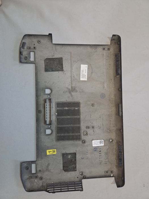 Sprzedam dolną zaslepke klape do laptopa DELL latitude E6320