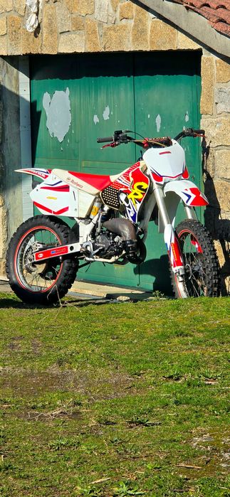 Honda CR 125r ..