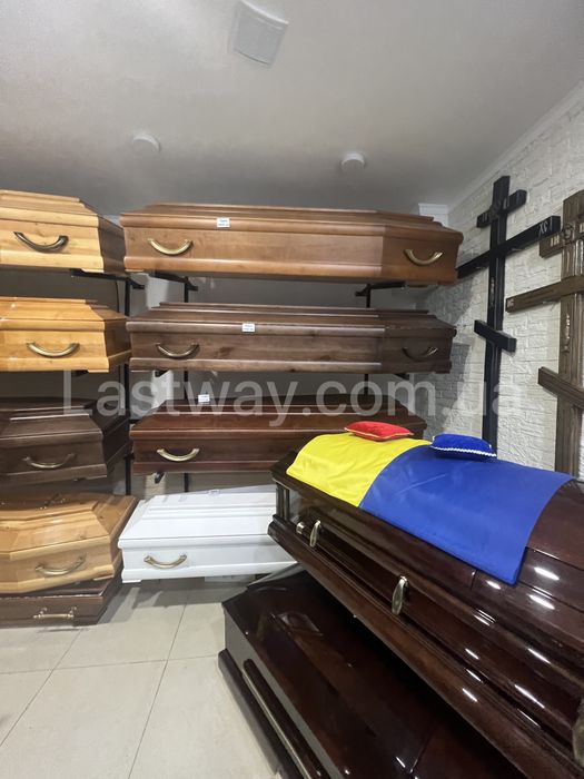 Труни в наявності – економ, стандарт, преміум