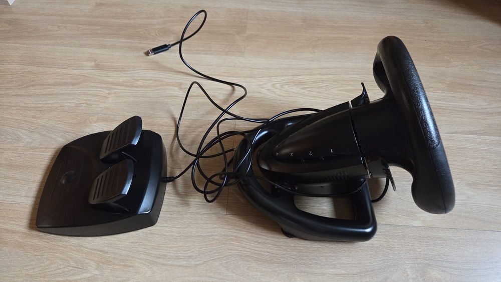 Volante + pedais superdrive SV450