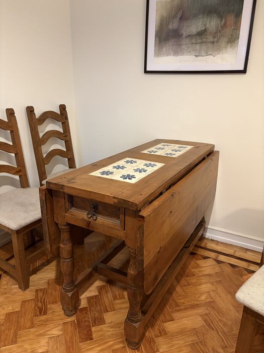 Mesa/Aparador de madeira mexicana extensivel + 4 cadeiras