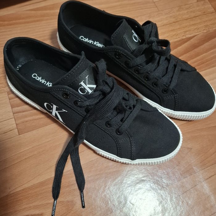 Продам новые кеды Calvin Klein Jeans