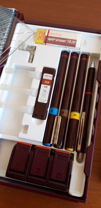 Caixa ROTRING College set com pen-station.