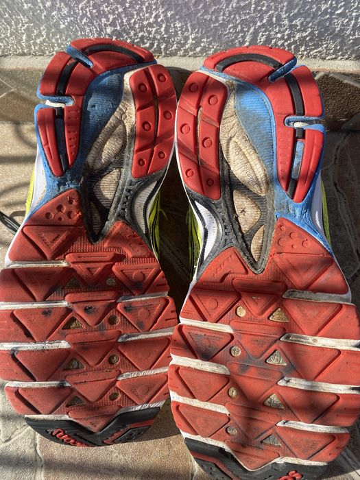 Соловічі кросівки в хорошому стані