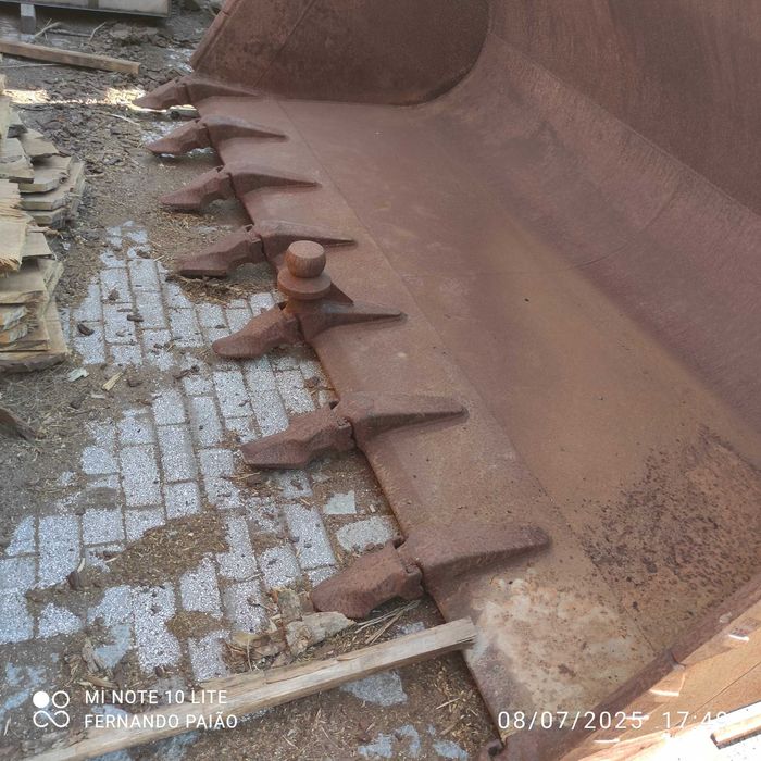 Pá carregadora Volvo L 160 - com balde articulado + balde de dentes