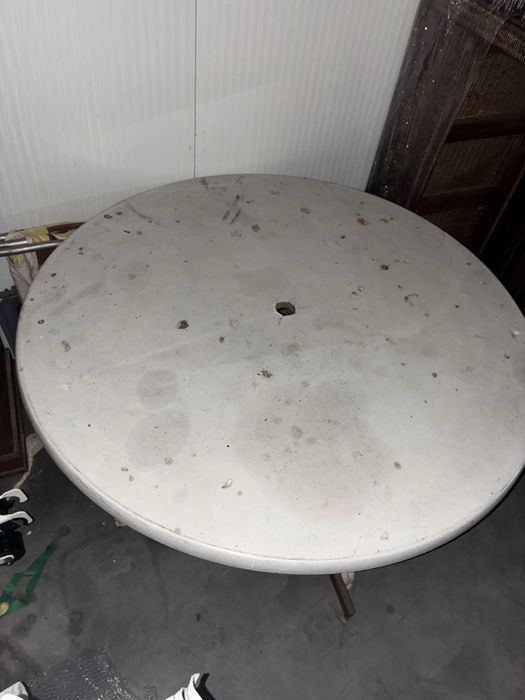 Mesa redonda de jardim pes de ferro