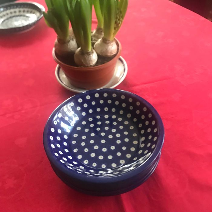 Ceramika Bolesławiec zestaw talerzy obiadowych głębokich  w kropki