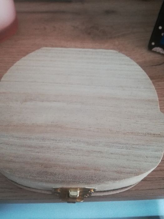 Drewniane pudełko na ząbki dziecka, pępowinę