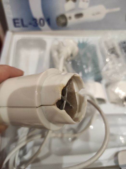 Фен професійний з насадками