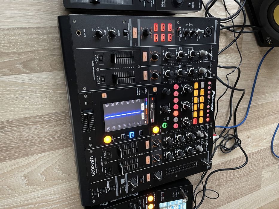 Pioneer DJM 2000 мікшерний пульт для DJ CDJ