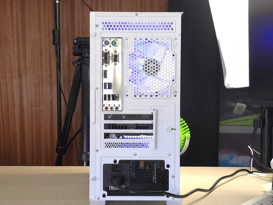 PC Torre Gaming [Garantia] Ryzen 5 + RTX + 16GB RAM + SSD + W11