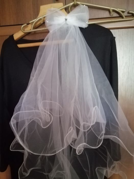 Фата с бантиком на гребешке