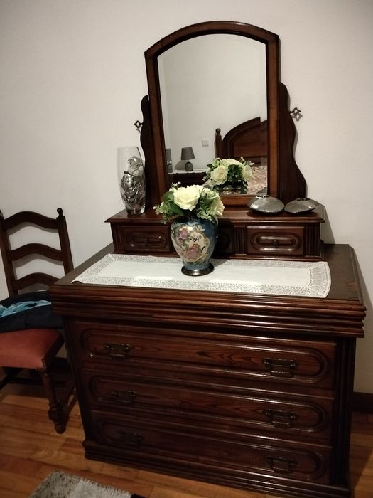 Vendo cama e mobília de quarto completa