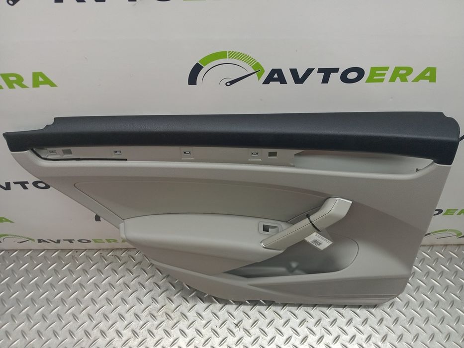 Обшивка двери карта дверная задняя левая VOLKSWAGEN