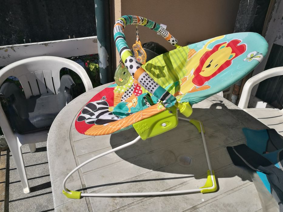 Espreguiçadeira nova na caixa de vibração e embalo vendo ou troco