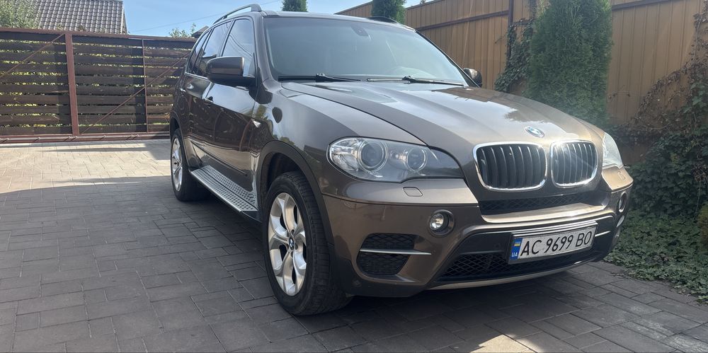 АвтомобIль BMW X5