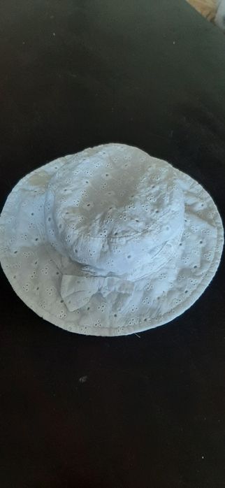 Kapelusik dziewczęcy