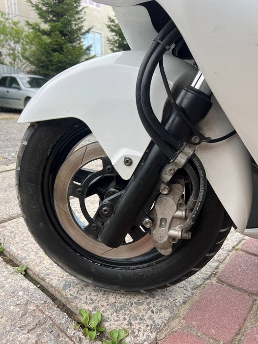 Скутер Suzuki Skuwave 250