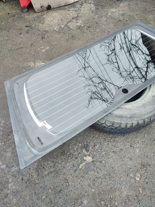 Стекло двери багажника Сузуки гранд витара