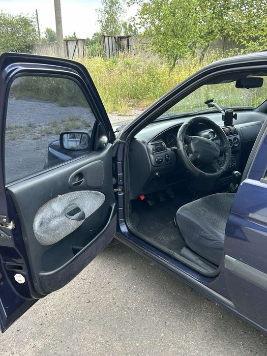 Ford Escort 1.6 бензин переоформояється