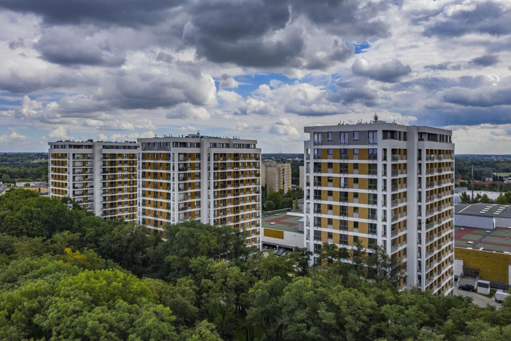 RED PARK Poznań Dębiec Garaż/Miejsce postojowe w hali 28 Czerwca 1956 r. 382A duża powierzchnia/idealne położenie/jeden sąsiad z boku/łatwe parkowanie