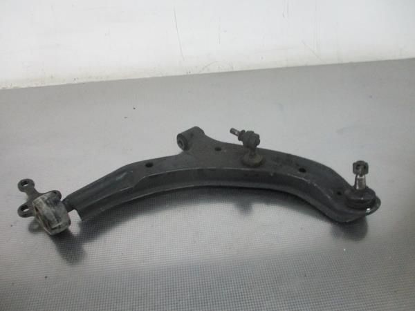 Braço de suspensão frente direito NISSAN Almera II Sedan (N16)