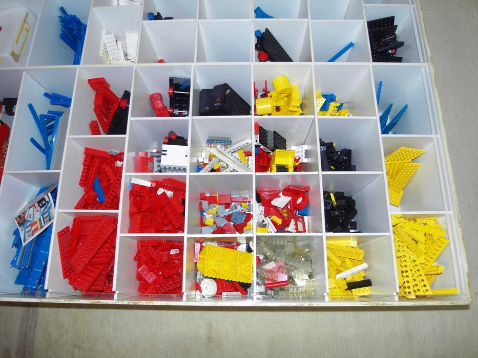 Grande coleção de LEGO - com caixa grande (100cm x 80cm x 20cm)