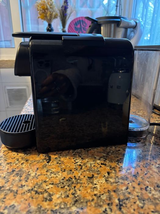 Nespresso mini essenza preta