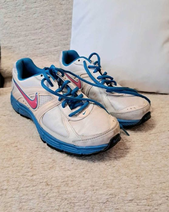 Nike, sneakersy damskie, białe, rozmiar 38,5