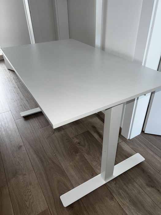 Biurko regulowane Ikea