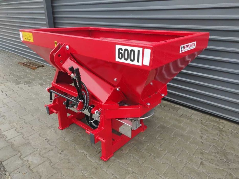 OD RĘKI - Rozsiewacz Nawozu Dwutalerzowy STRUMYK TYTAN Nowy 400–1600 L