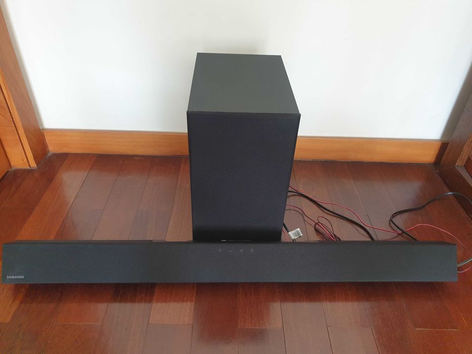 Soundbar SAMSUNG HW-T420 (2.1 - 150 W - Subwoofer com Fios)