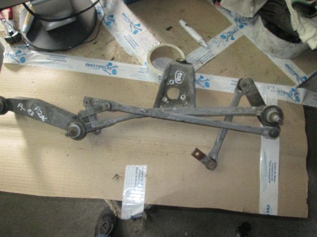Haste / braço de escova limpa vidros frente esquerda PEUGEOT 206 (2A/C