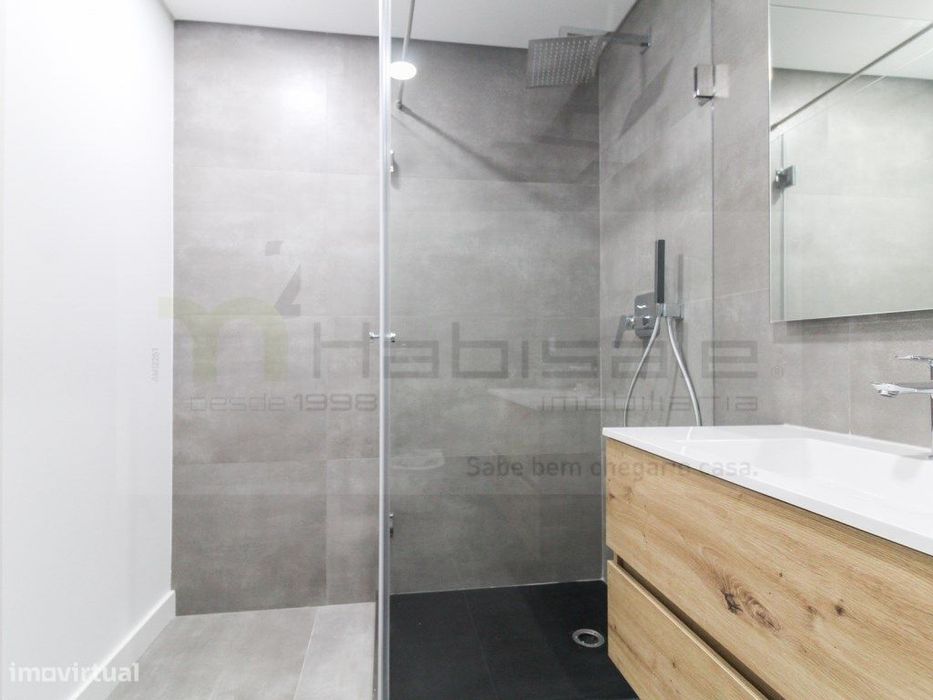 Apartamento T3 com varanda e barbecue | Paradela, Santo António dos...
