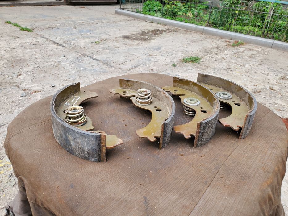 Колодки тормозние автоомбиля ВАЗ 2101- 03-07 ВАЗ Классика  новые СССР