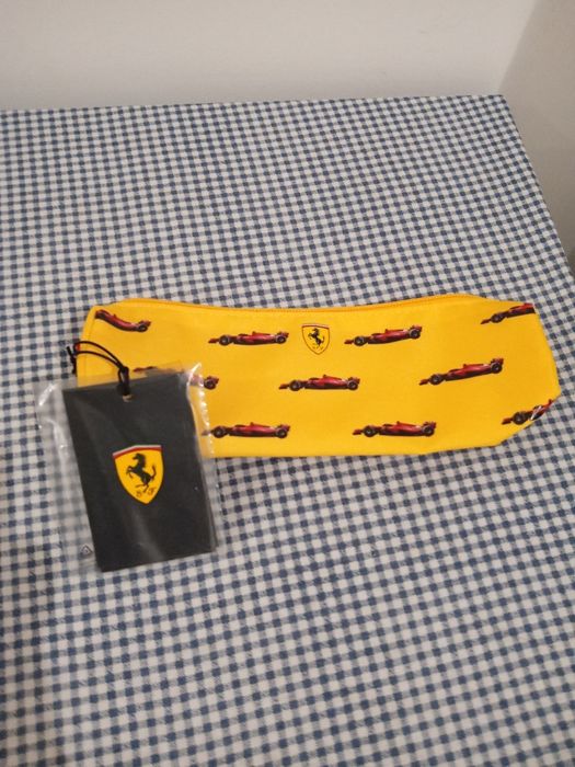Estojo Novo da Ferrari