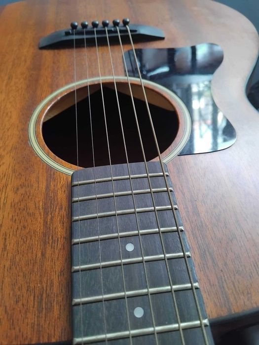 Guitarra Acústica Harley Benton GS Travel-E-LH Mahogany com extras