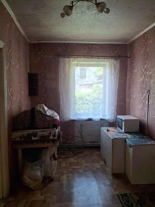 Продам два дома на одном участке.