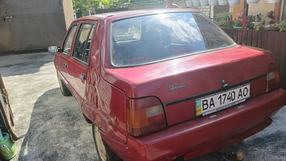 Продам автомобіль Славута