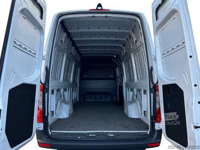 Aluguer de Carrinha Mercedes Sprinter 17m³ - Desde 95€