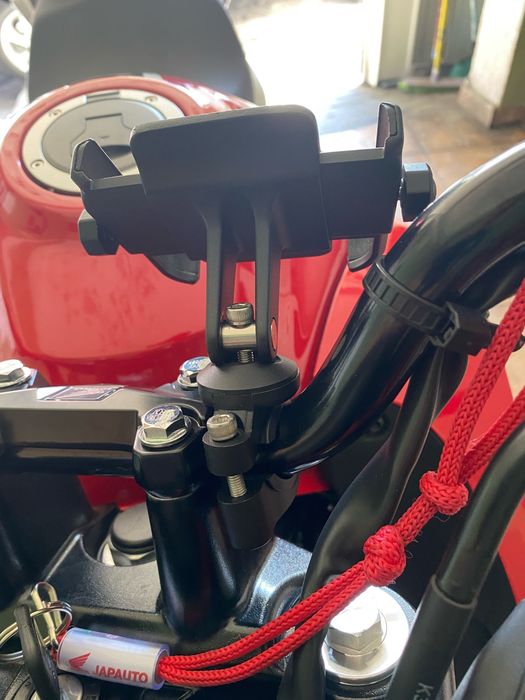 Держатель крепление смартфона телефона на мотоцикл. Оригінал.