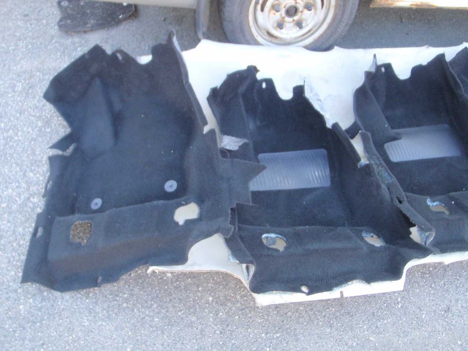 Ford Kuga mk1 wykładzina kierowcy lewa 08-12