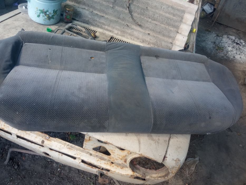 Продам нижню частину заднього сидіння