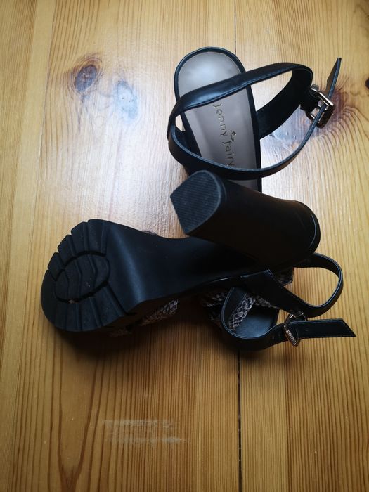 Śliczne buty sandały r. 38 Jenny Feiry jak nowe